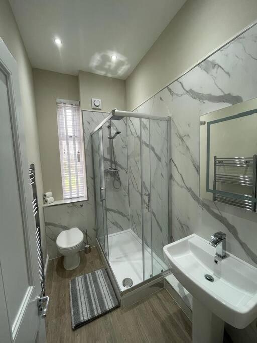 Luxury 2 Bedroom *