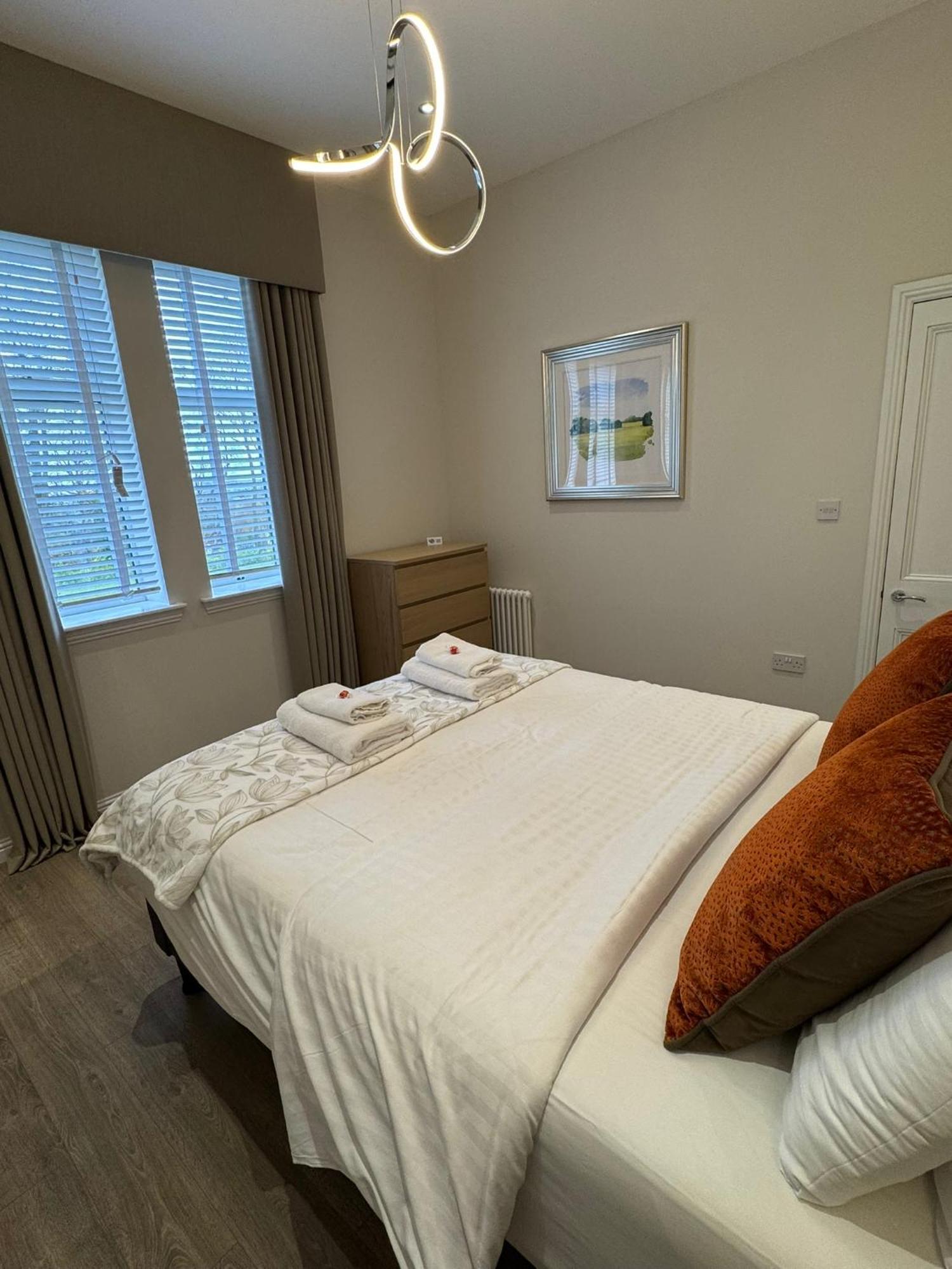 Luxury 2 Bedroom * West Calder